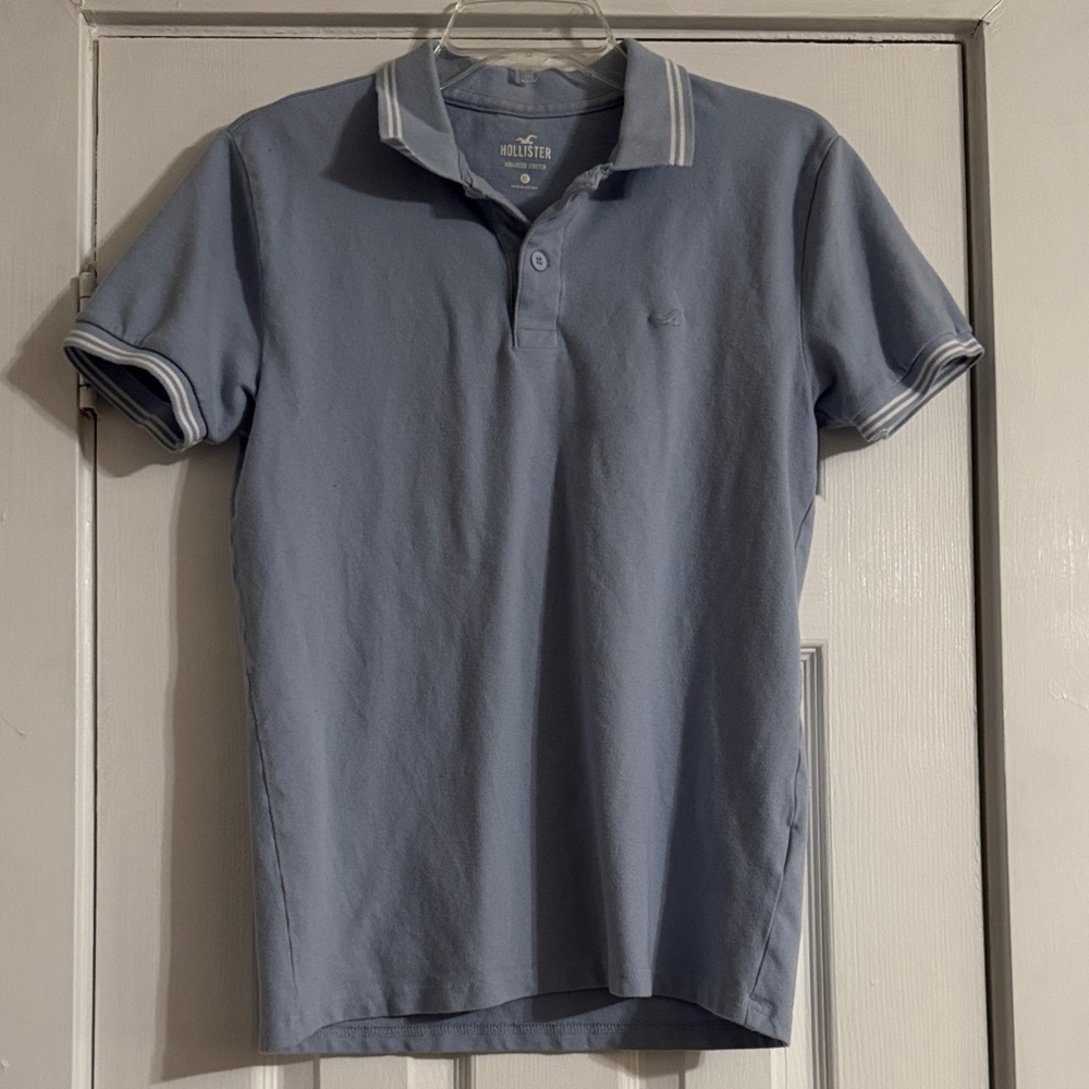 Hollister Men's Light Blue Polo Shirt
